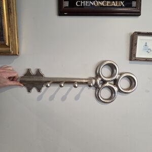 Oversized Silver Metal Skeleton Key Wall Hook Rack Entryway Decor Vintage Style